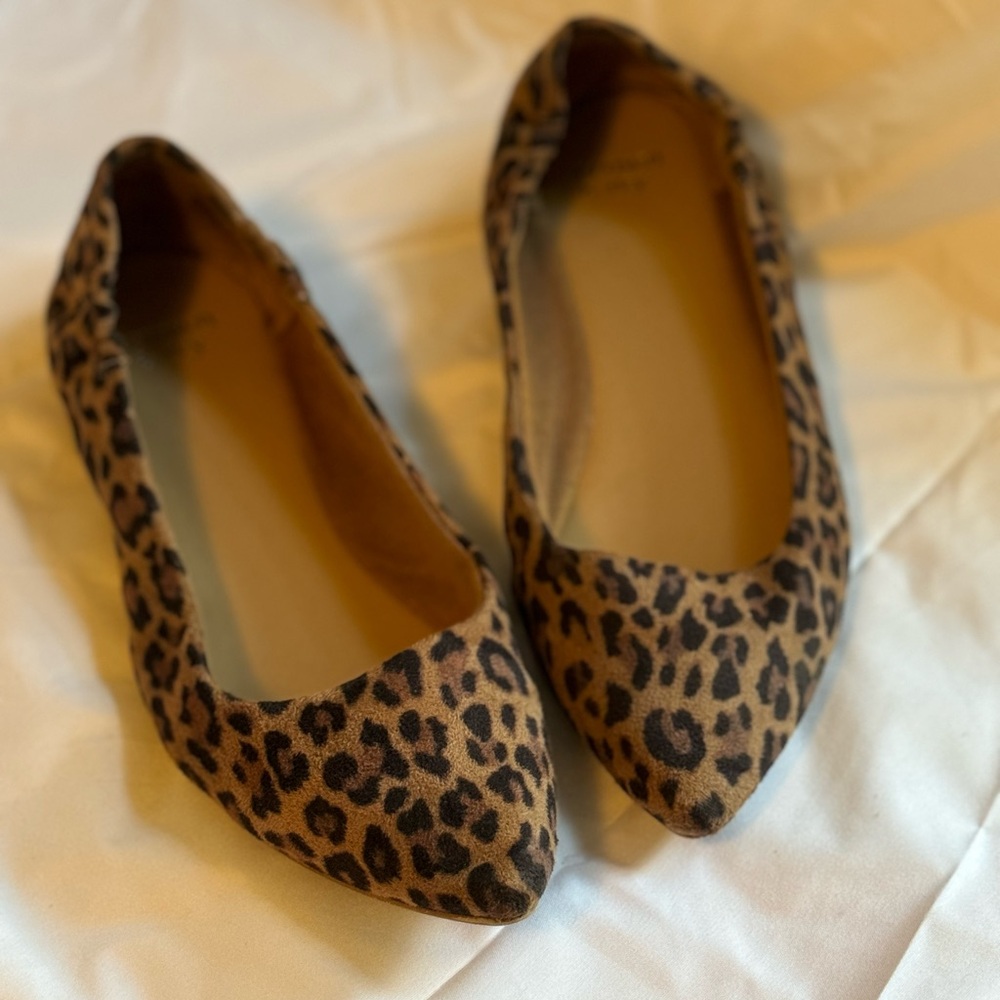 Crown & Ivy Jessica Leopard Print Flats 🐆, Size 8.5